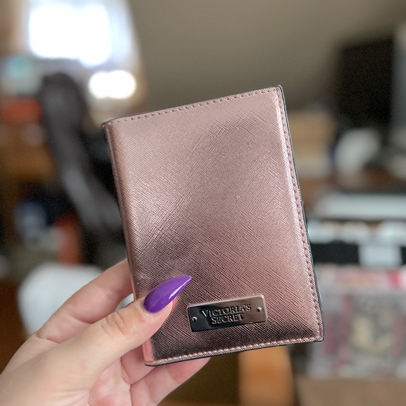 Victoria's Secret VS Passport Credit ID Card Travel Holder, Cover Folder (Pink) - Picture 6 of 12
